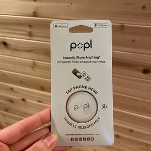 NWT popl phone tag